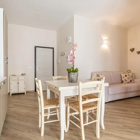 Casa Martina Bright